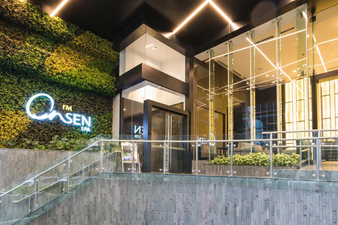 I'M Hotel - Multiple Use Hotel Makati City Exterior foto The entrance of the hotel